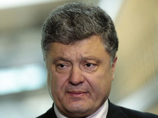 Петр Порошенко пообещал децентрализацию власти

