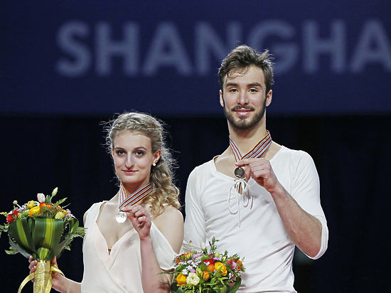 Это – о грустном: две лучшие российские танцевальные пары на чемпионате мира в Шанхае заняли седьмое и восьмое места. 