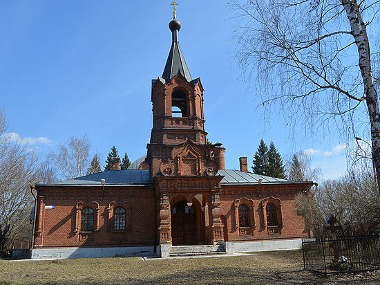Покровская церковь на улице Чехова в Серпухове