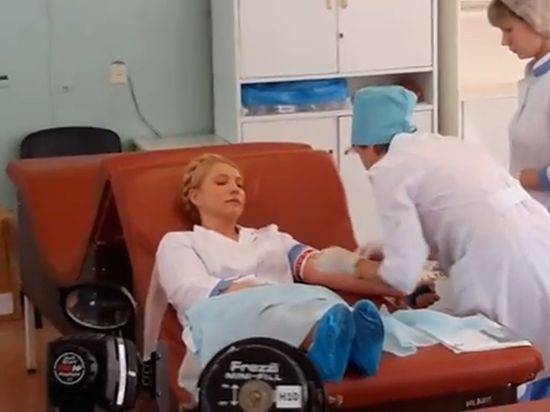 Экс-премьер стала донором для раненых украинских военных