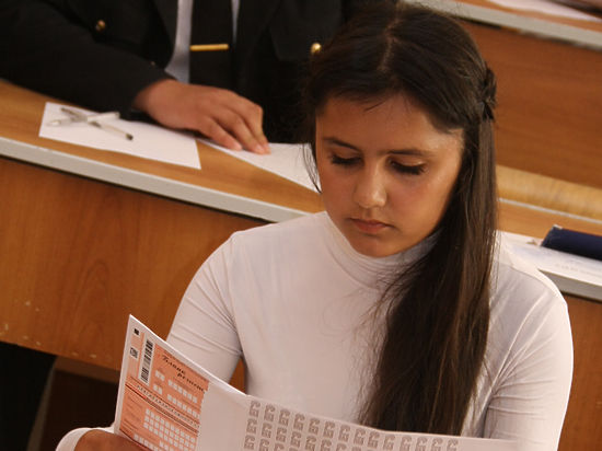 Южноуральских школьников ждут итоговое сочинение и новшества в экзамене по математике