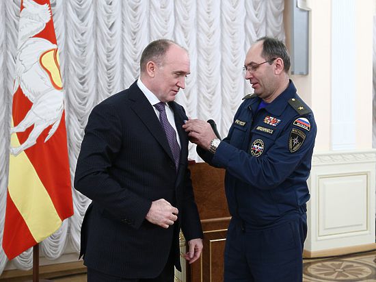 Губернатор Челябинской области награжден медалью МЧС