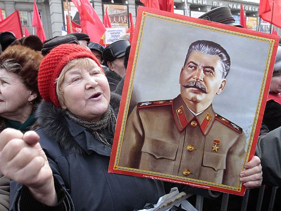 Положительно личность Сталина сегодня воспринимают 39 процентов россиян