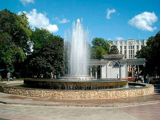 Ткачев запретил главам районов строить парки  с фонтанами