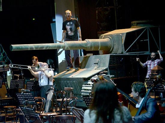 В Международный день театра в Сац дают «Репетицию оркестра»