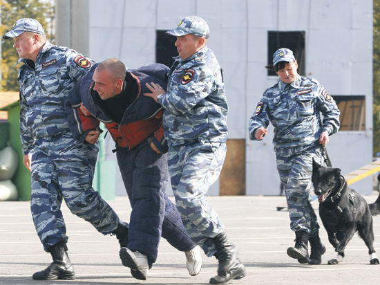 В рамках праздника состоялся праздничный парад и концерт духового оркестра