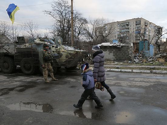 Думцы предложили установить шефство над школами и вузами юго-востока Украины