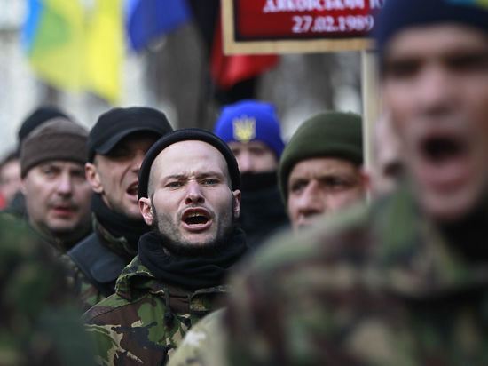  На Украине же думают, как изменить Устав ВСУ, чтобы не поссориться с «Правым сектором»