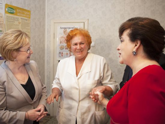 Вероника Скворцова посетила ростовскую больницу, где проходят лечение раненые ополченцы Донбасса