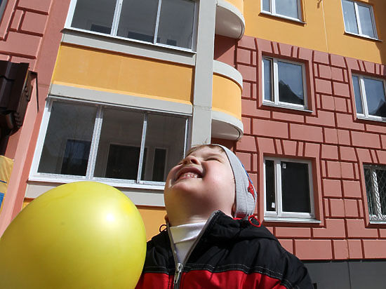 Столичные власти рекомендуют обладателям долларовых сбережений отложить покупку квартиры в Москве до весны следующего года