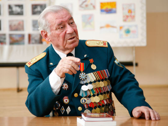В феврале нынешнего года общественность страны отметила 90 лет Леониду Юзефовичу Гиршу — участнику войны, представителю поколения, юность которого пришлась на “сороковые-роковые”.