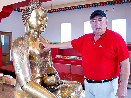 Экс-хамбо-лама (кенсур) Чой-Доржи Будаев недавно вернулся из США, где встречался с Его Святейшеством Далай-ламой XIV