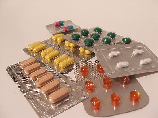 Россия разрешит "серый" импорт лекарств, чтобы сбить цены