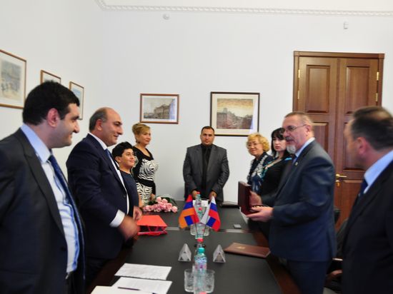 Города-побратимы встретились на дне рождения