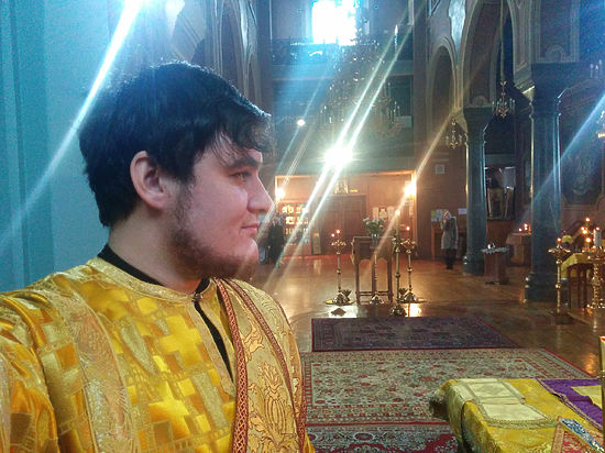 Новороссии не хватает священников, считает он
