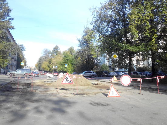 Реконструкция теплотрассы на ул. Анохина в Петрозаводске приостановлена, а она буквально дышит на ладан