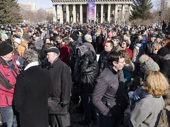 В Новосибирске продолжаются митинги за и против «Тангейзера»