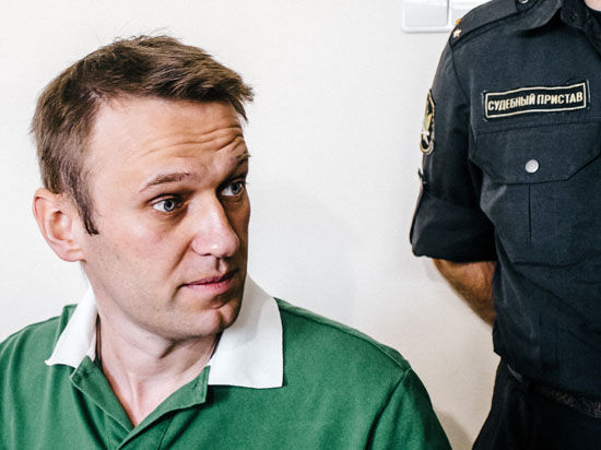 Суд в третий раз отказался отправлять Навального в СИЗО Суд в третий раз отказался отправлять Навального в СИЗО