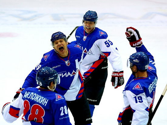 Новый сезон в ВХЛ для команды начался с сумасшедшего гостевого турне по Сибири и Уралу
