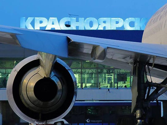 Самолет вернулся в аэропорт "Емельяново", а авиадебоширкой занялась полиция