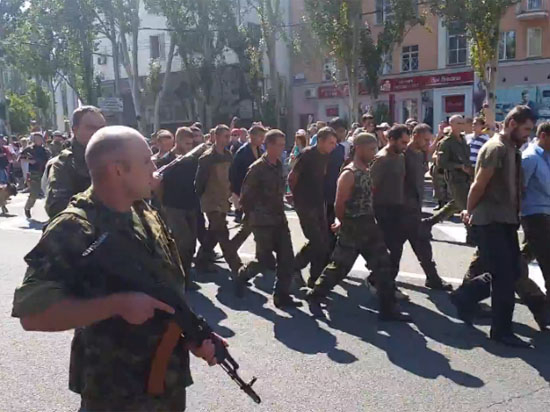 Такой ответ последовал на военный парад в Киеве