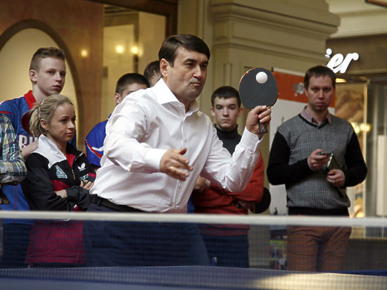 Спецкор «МК» сыграл в пинг-понг с помощником президента