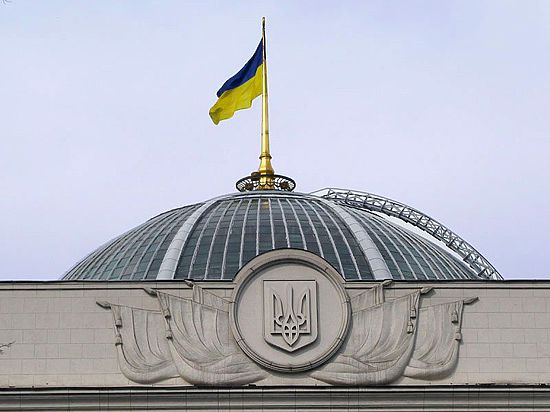 Неизвестный бросил гранату под ноги зампреда Верховной Рады в Киеве