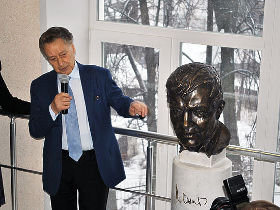 В Областной научной библиотеке состоялось торжественное открытие бюста Владимира Солоухина