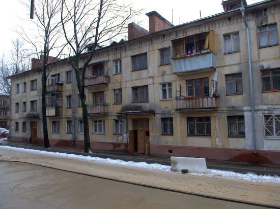 Интерьеры, которым могли бы позавидовать многие жители Москвы и области, были обнаружены в подвалах подмосковных домов сотрудниками региональной Госжилинспекции