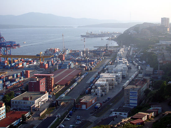 Владивосток, как Севастополь, станет свободным портом