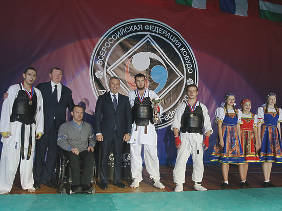 22 ноября 2014 года во Дворце игровых видов спорта «Содружество» состоялись Международные соревнования по восточному боевому единоборству кобудо среди мужчин и женщин