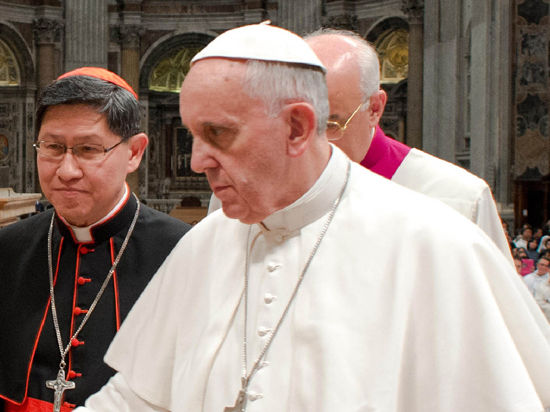 Украинский премьер не остался на церемонию канонизации Иоанна Павла II и Иоанна XXIII