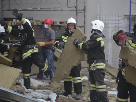 Следственный комитет по Севастополю возбудил уголовное дело по факту обрушения крыши здания и смерти людей