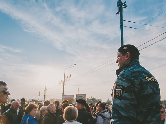 Шествие демократических сил окончательно получило прописку в спальном районе столицы