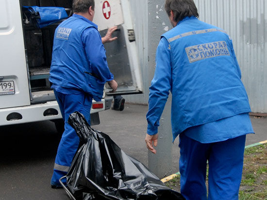 На месте преступления были найдены иконы и игрушки, ранее принесенные на место резонансной аварии автобуса и КамАЗа под Подольском
