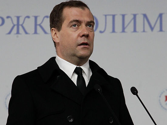 Семь причин не «наезжать» на Дмитрия Медведева