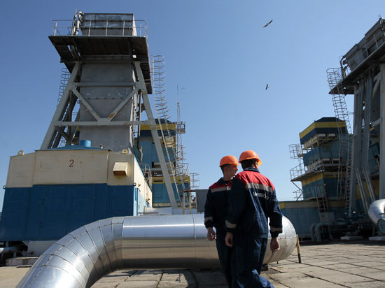 Глава "Газпрома" Алексей Миллер заявил, что компания больше не собирается вносить Киеву предоплату за транзит газа, фактически кредитуя "Нафтогаз"