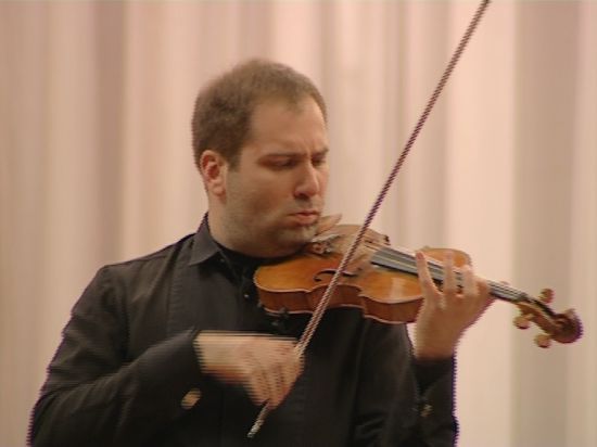 Скрипач Дмитрий Коган выступил с благотворительным концертом в Мурманске