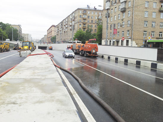 Ливень создал в Москве многокилометровые пробки
