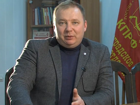 Изношенная школа и таинственный дядя. За что депутата Паршина лишили неприкосновенности Изношенная школа и таинственный дядя. За что депутата Паршина лишили неприкосновенности