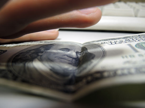 Глава министерства пообещал начать поддержку нацвалюты в течение месяца