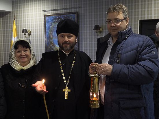 Град Креста первым в России встретил Благодатный огонь в Пасху 