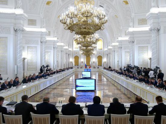 18 сентября, Глава Дагестана принял участие в заседании Государственного Совета РФ, проходившего в Москве под руководством Президента России 