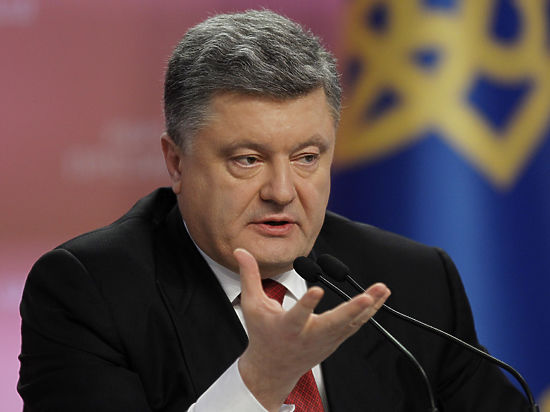 Порошенко подвел итоги года, «самого сложного с 1945-го»: «Если надо будет, введем военное положение» Порошенко подвел итоги года, «самого сложного с 1945-го»: «Если надо будет, введем военное положение»