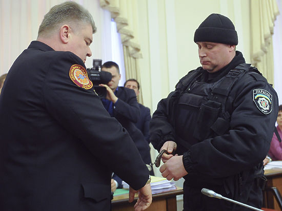 Яценюк распорядился  уволить всех областных руководителей службы
