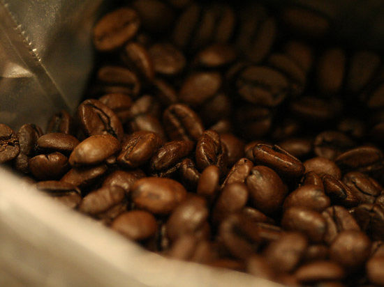 Исследователи сравнивался риск суицида среди взрослых, выпивавших по 2-4 чашки кофе в день, и людей, не употреблявших данный напиток или пивших кофе без кофеина