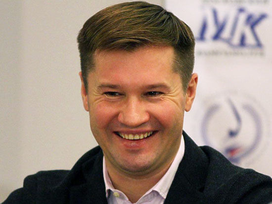 В центре Москвы хулиганы помочились на машину чемпиона Алексея Немова В центре Москвы хулиганы помочились на машину чемпиона Алексея Немова