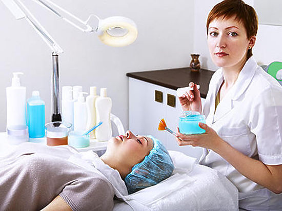 Выбор косметолога очень важный шаг, так как он в будущем будет отвечать за вашу внешность, которая обязательно должна быть идеальной и никак по-другому