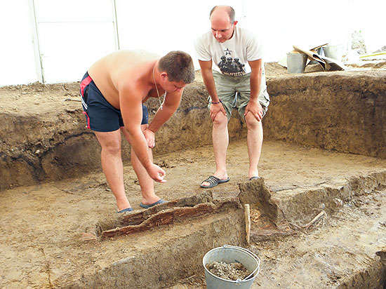 На раскопе острога ученые по мелким деталям восстанавливают историю первого поселения на Амуре