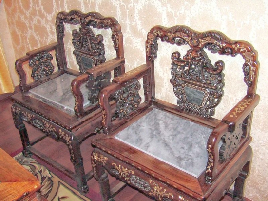 Комплект китайской старинной мебели нашли на «Заимке» под Хабаровском